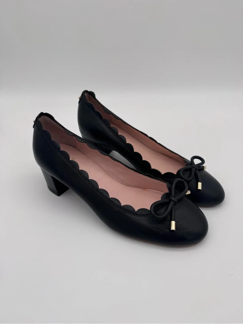 Kate Spade New York Yasmin Scalloped Block Heel Pumps Black Leather Size 6.5
